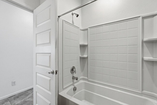 Building Photo - 2440 W Bowker St