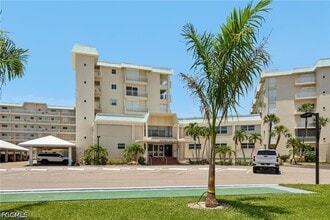 Building Photo - 7400 Estero Blvd