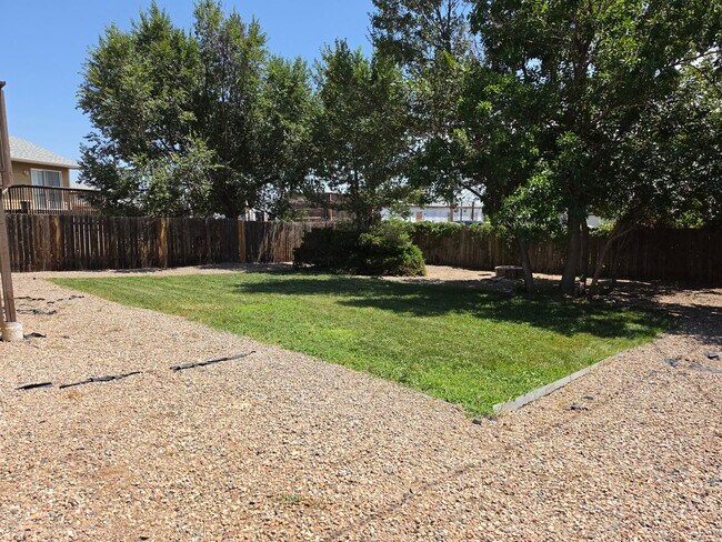 Building Photo - ALL PROSPECTIVE TENANTS MUST SUBMIT A $58 NON-REFUNDABLE APPLICATION FEE PER APPLICANT ONLINE AND...