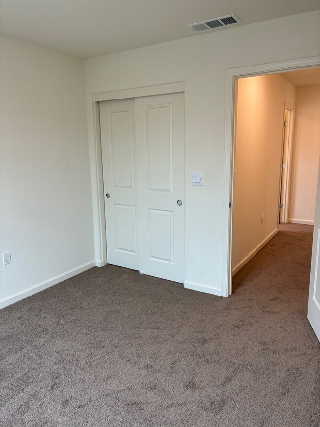 Building Photo - Modern Convenience and Luxury!! Move In Ready with Full Appliance Package!