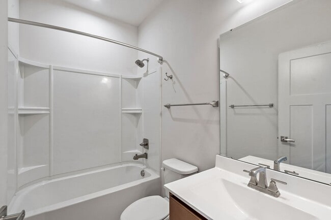 Building Photo - 4316 Summercrest Blvd