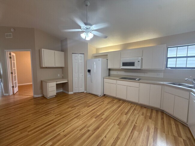 Building Photo - 2216 NE 39th Ave