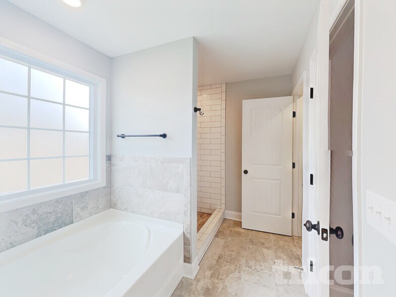 Building Photo - 508 Macy Lynn Dr