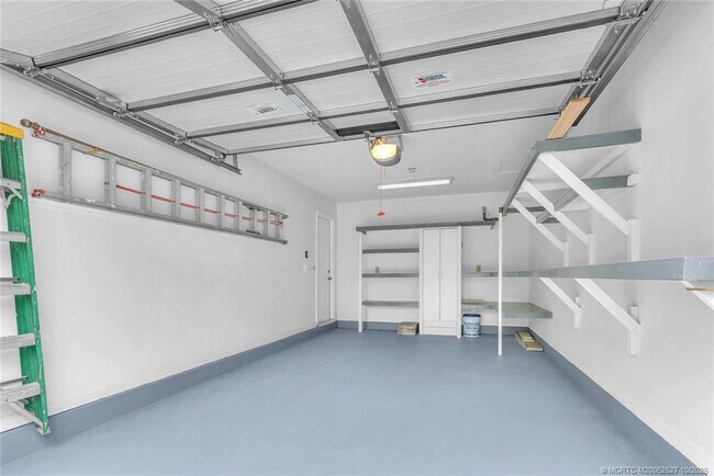 Building Photo - 1102 SE Mitchell Ave