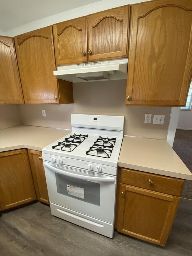 Building Photo - 1556 Talon Dr