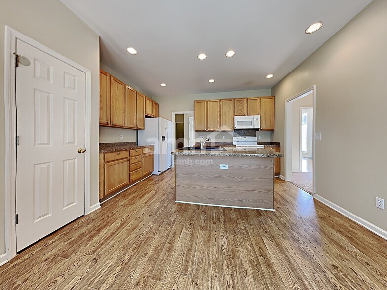 Building Photo - 517 Pritchards Point Dr