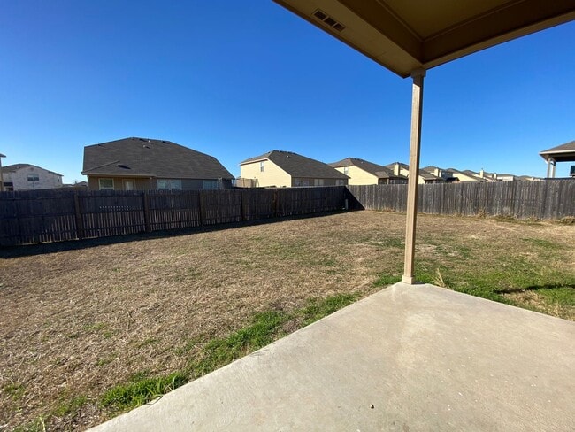 Building Photo - Need space? Huge 2 story home in Trimmier Estates!