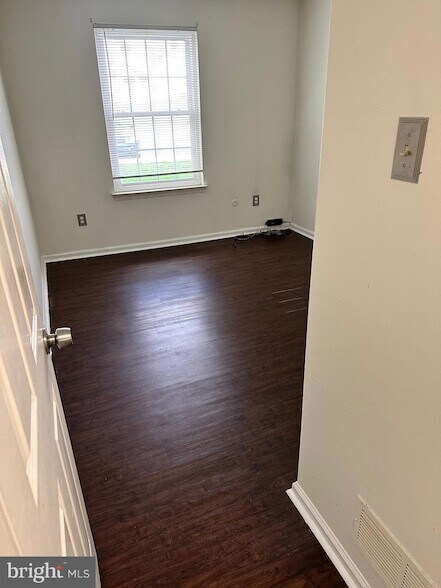 Building Photo - 601 Ferris Ln