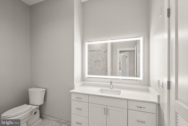 Building Photo - 925 N Fairfax St