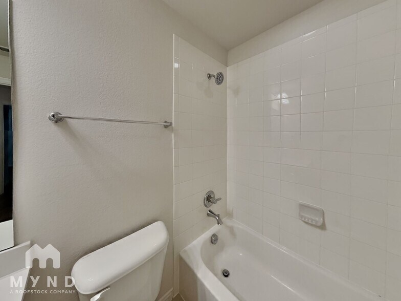 Building Photo - 3105 Damsel Sauvage Ln