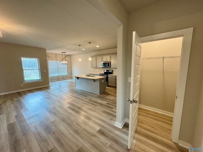 Building Photo - 336 Shady Ln