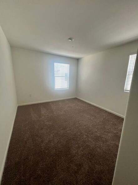 Building Photo - 1123 Bengal Loop