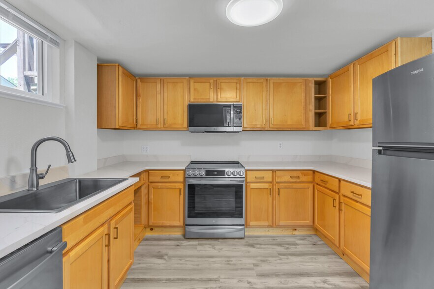 Building Photo - 2591 Pierce St