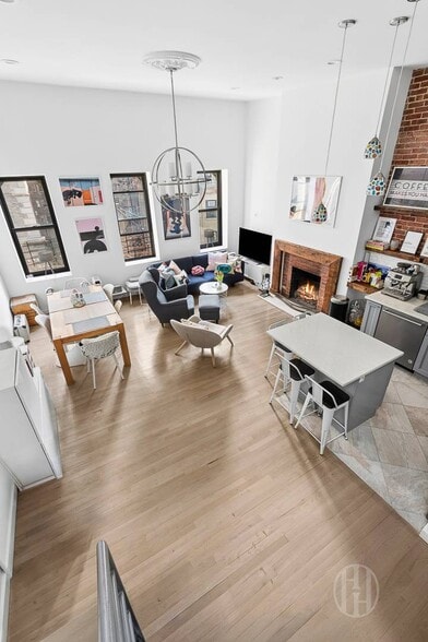 Building Photo - 334 W 89th St