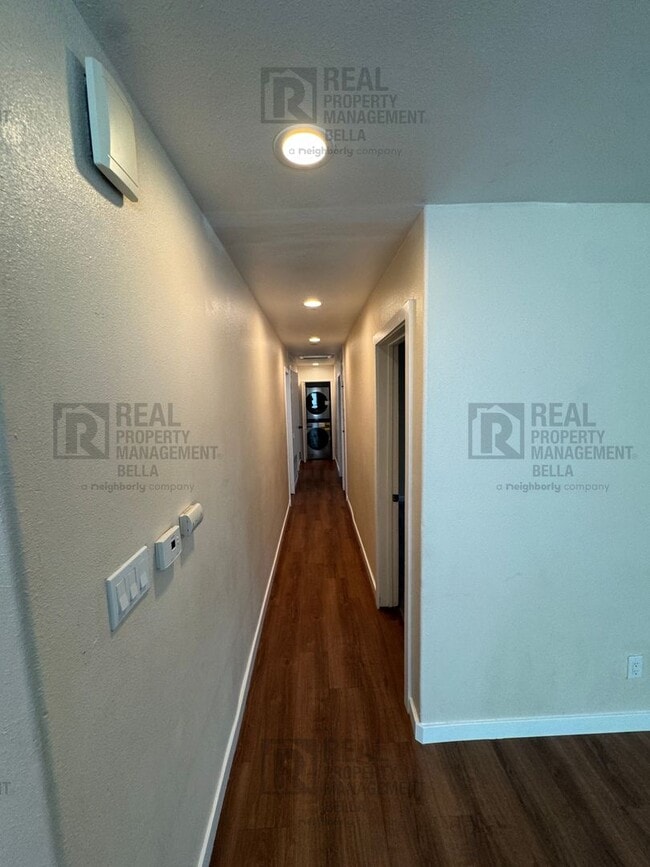 Building Photo - Charming, Updated, and Move-In Ready — A Lake Elsinore Gem!