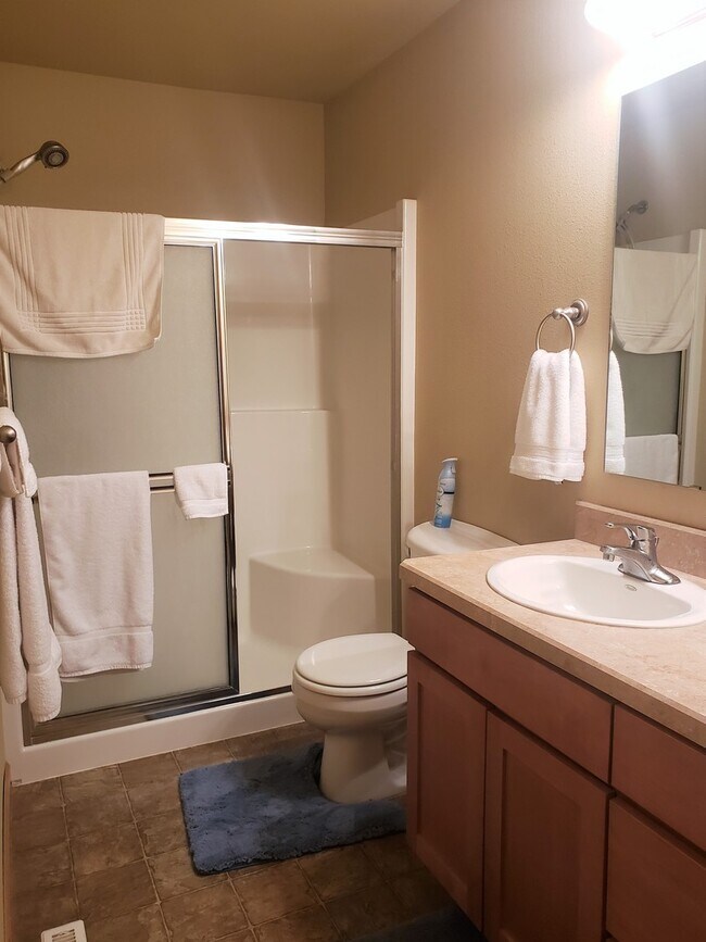 Building Photo - Fully Furnished 2 Bedroom Condo - All utilities, cable and internet provided!