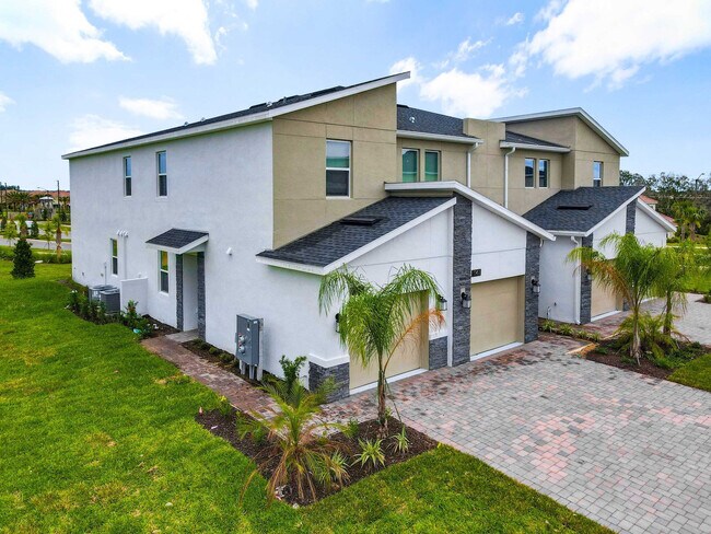 Building Photo - 1520 Oasis Club Blvd