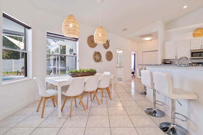 Building Photo - 67 Kashmir Trail