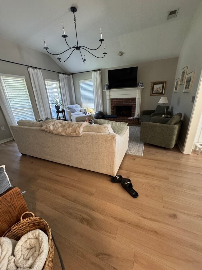 Building Photo - 712 Baytree Dr