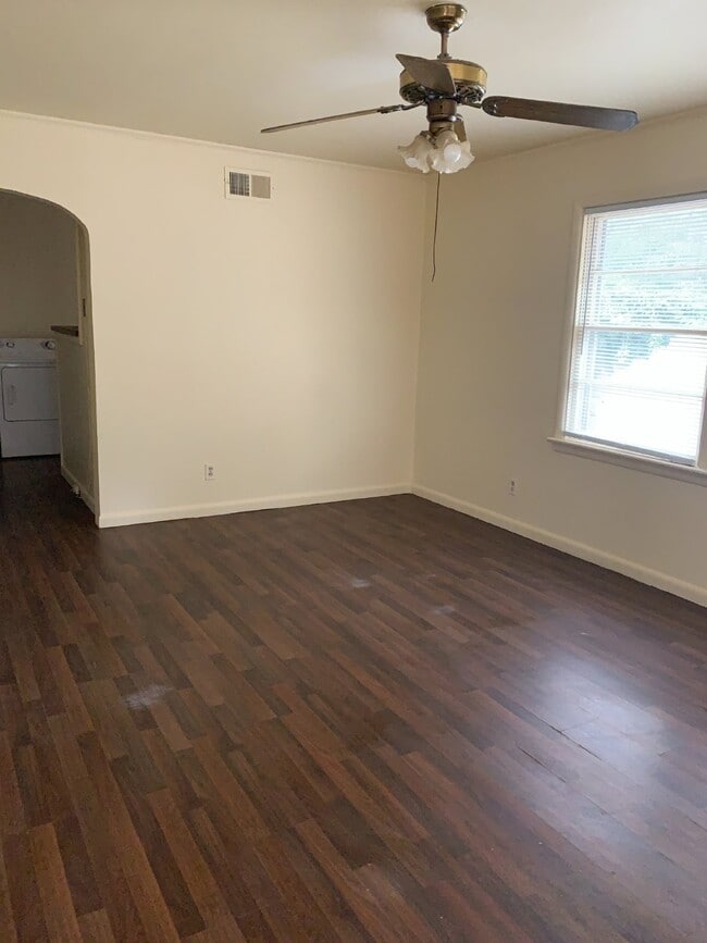 Building Photo - Cozy 2 Bedroom Apartment with 800 sqft in Jonesboro, AR - A Must-See Rental Property!