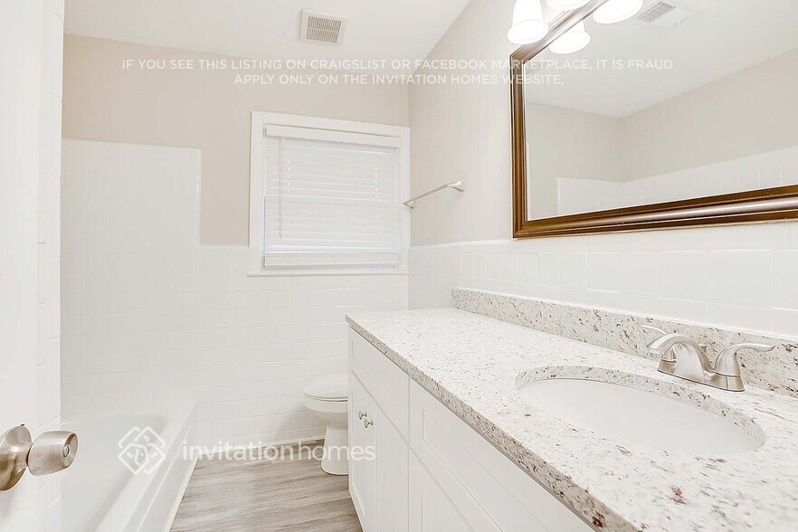 Building Photo - 2679 Carriage Ln