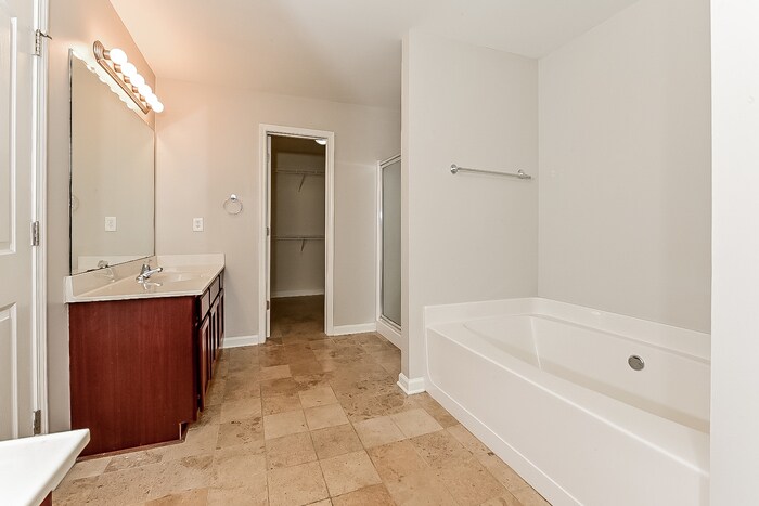 Building Photo - 1630 Yukon Ct