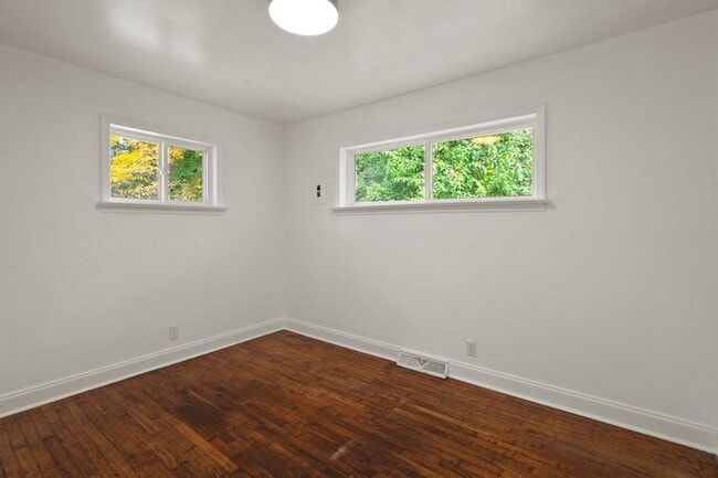 Building Photo - 1125 Mulberry Ave