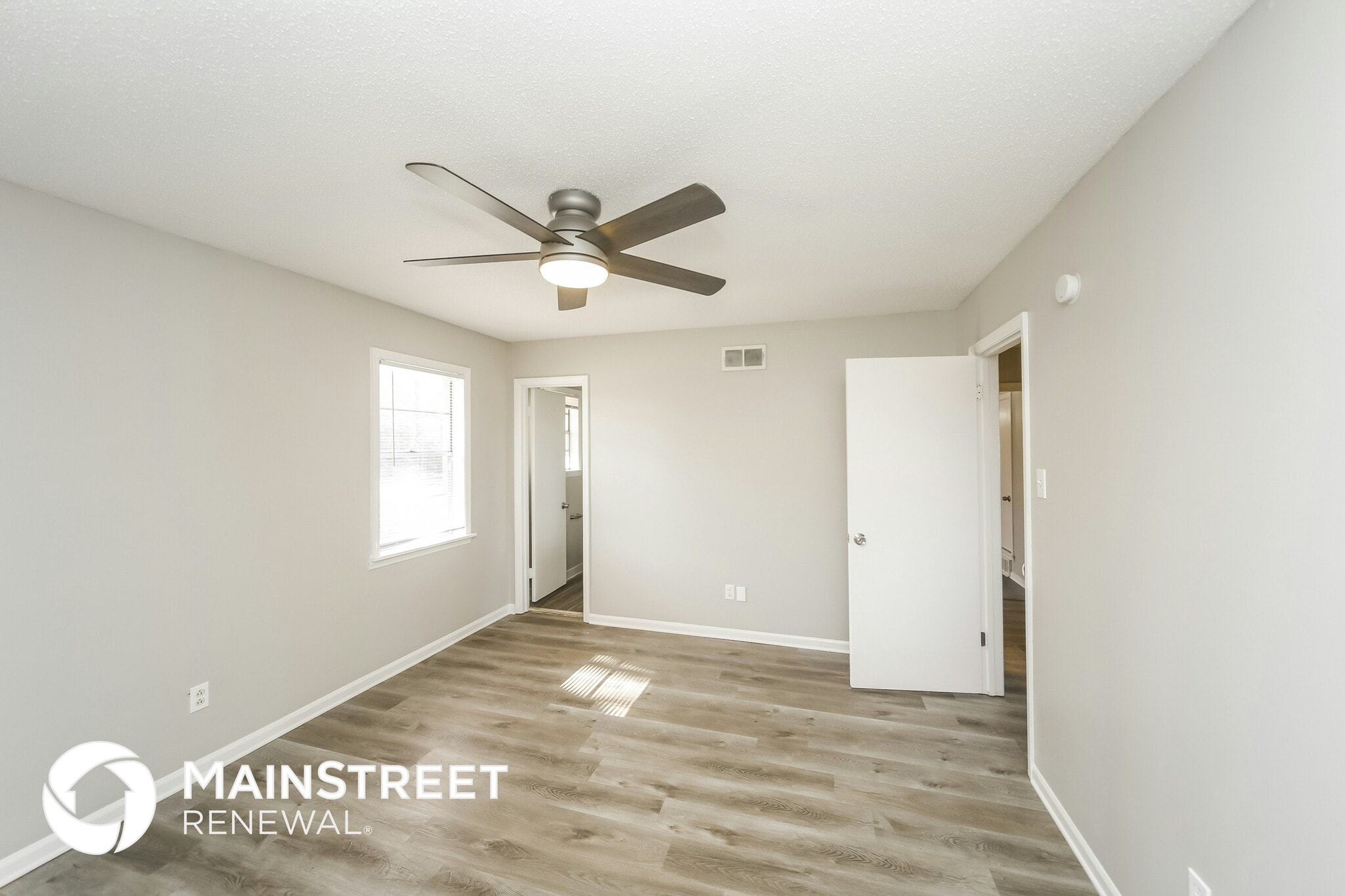 Building Photo - 8553 Chesterfield Dr