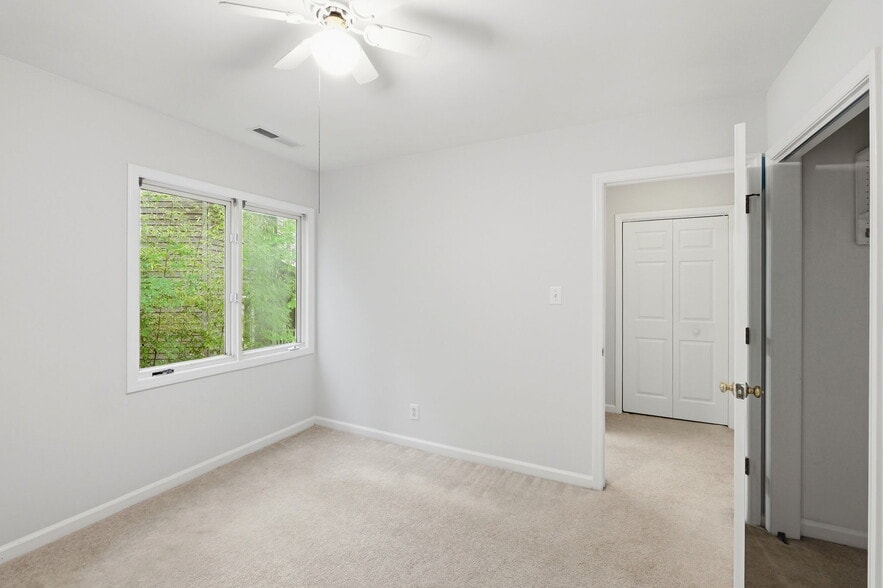 Building Photo - 121 Waverly Forest Ln