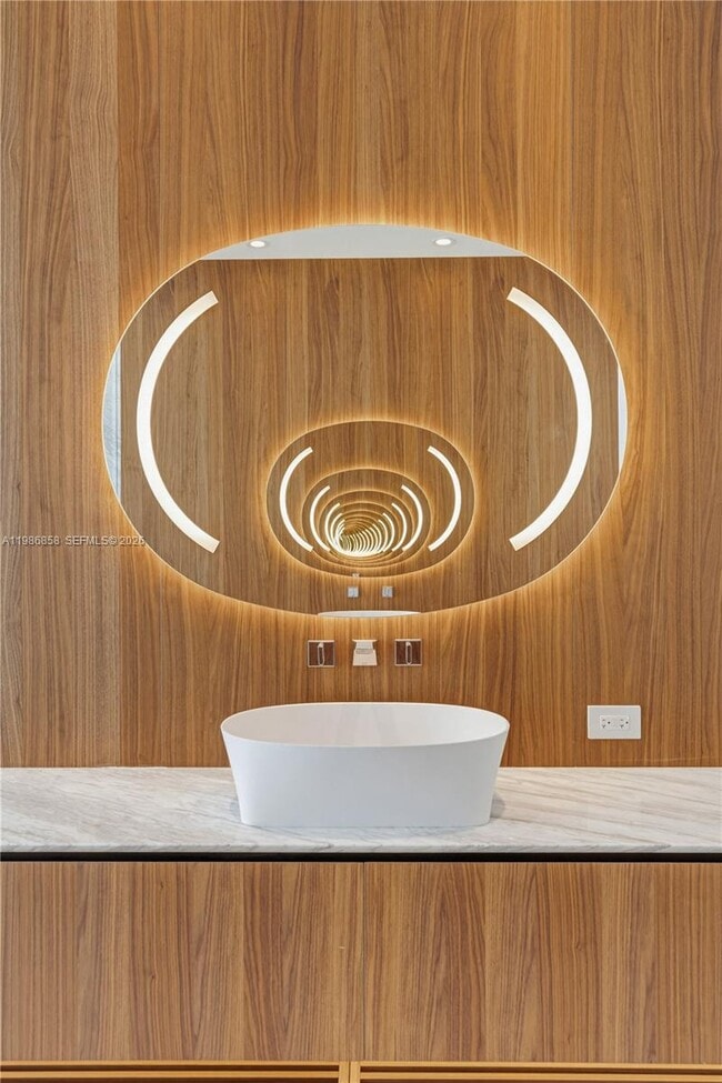 Building Photo - 5 Grove Isle Dr