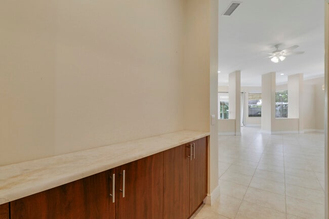 Building Photo - 1215 Gator Trail