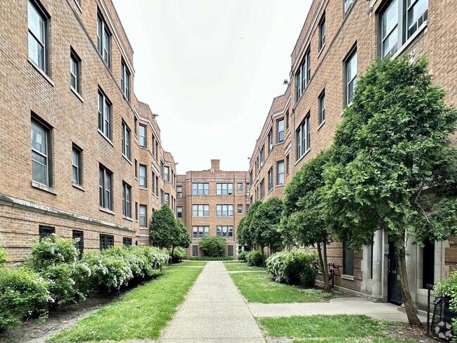 Building Photo - 1367 W Estes Ave