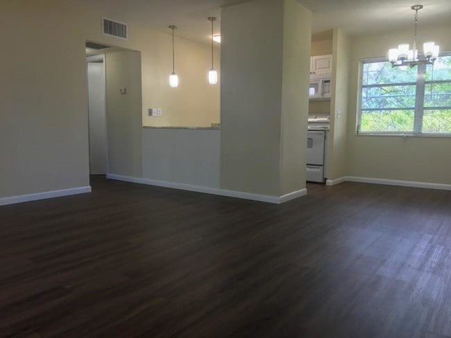 Building Photo - 5205 Eadie Pl