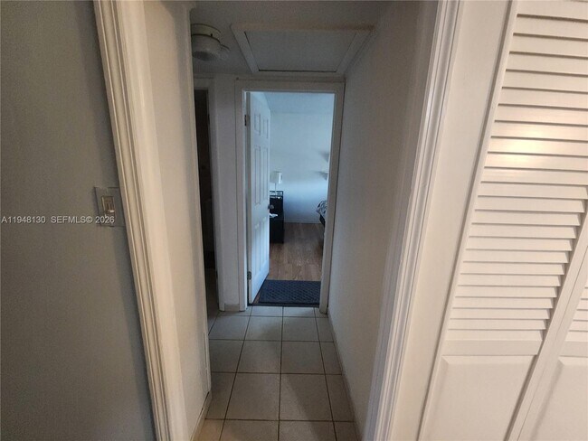 Building Photo - 7600 NW 5th Ct