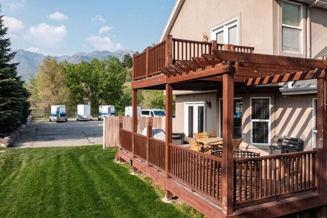 Building Photo - 8126 Clover Spring Ln
