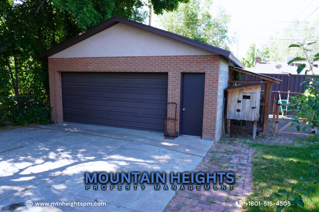 Building Photo - 2784 E Delsa Dr