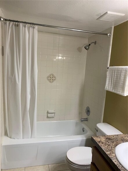 Building Photo - 2840 Plaza Terrace Dr