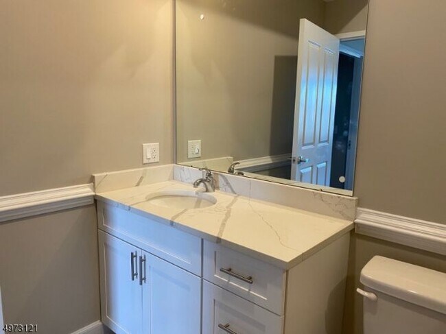 Building Photo - 190 South St