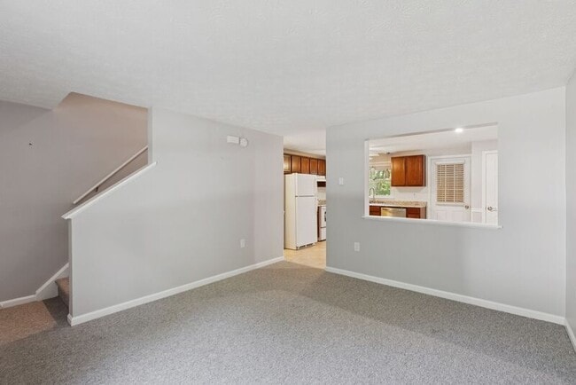 Building Photo - 5 Woodvale Ct