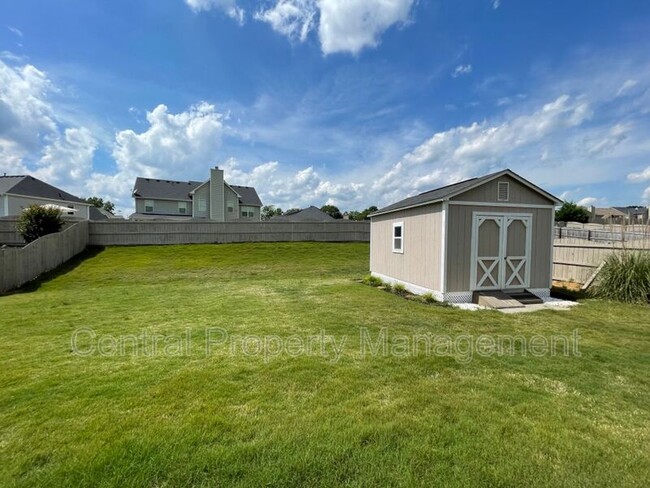 Building Photo - 514 W Holloway Dr