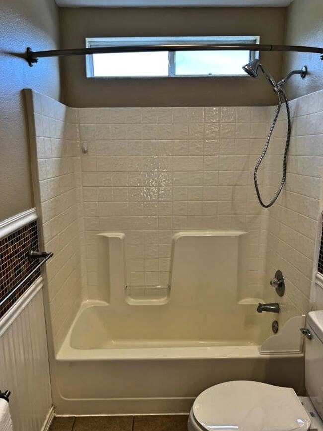 Building Photo - Modern 4 Bedroom 3 Bath Close to Marina Suisun City *Star Rentals