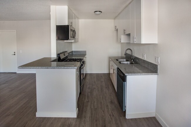 Building Photo - Park Place at Saticoy