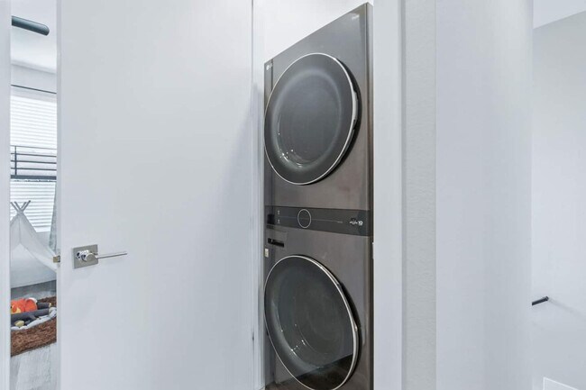 Building Photo - 6029 Benton St