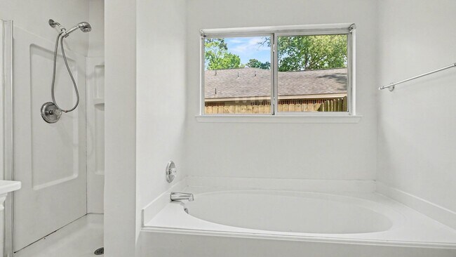 Building Photo - 17135 Yeoman Way