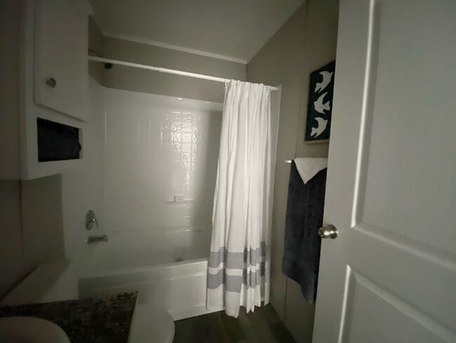 Building Photo - 5203 Rhine Dr