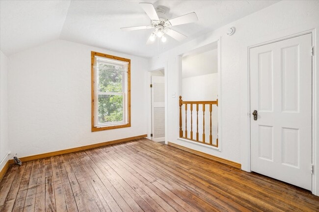 Building Photo - Charming 1-bedroom with office, 1-bathroom...