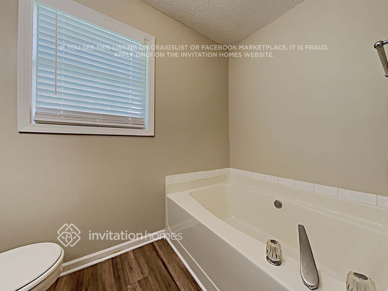 Building Photo - 112 Auburn Park