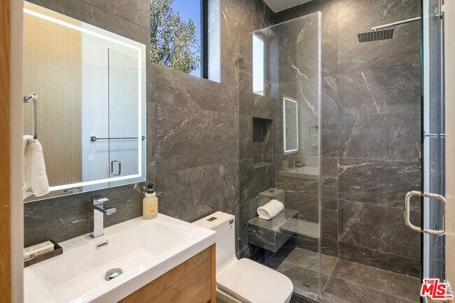 Building Photo - 14822 Hesby St