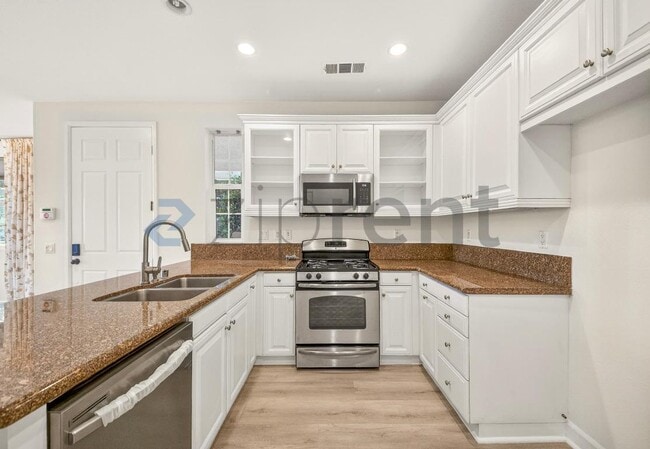 Building Photo - 4183 Vía Napoli