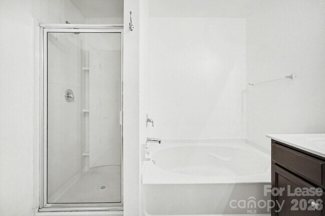 Building Photo - 4937 Broad Leaf Ct